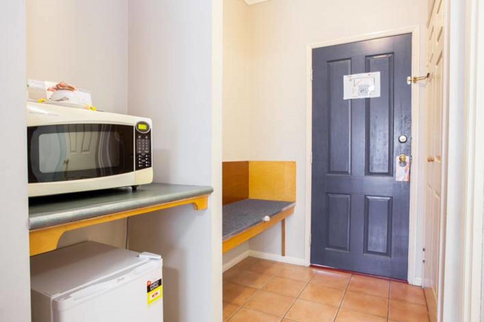 Springwood Motor Inn Dış mekan fotoğraf