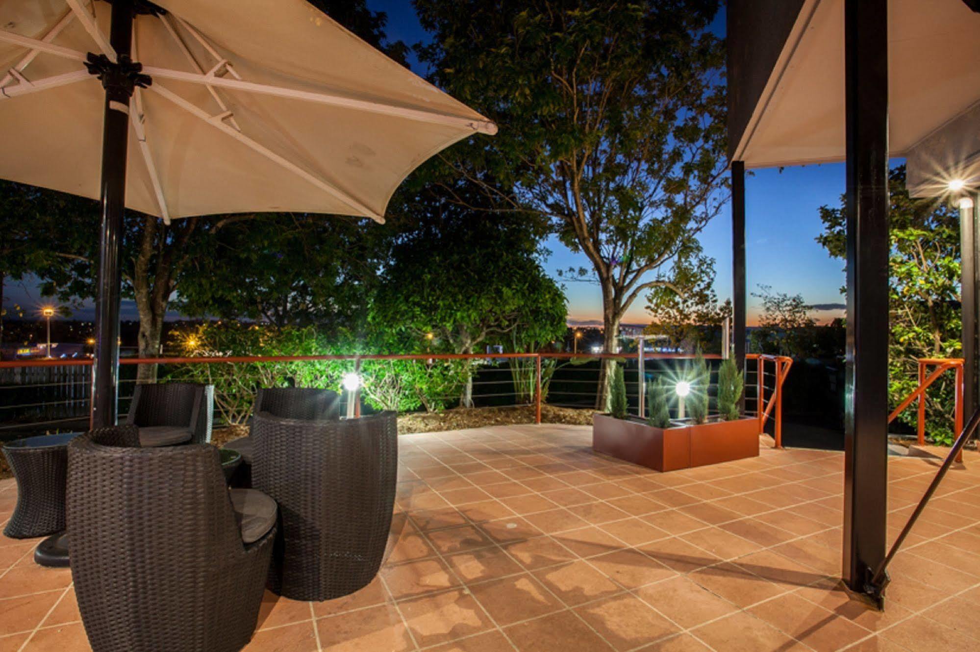Springwood Motor Inn Dış mekan fotoğraf