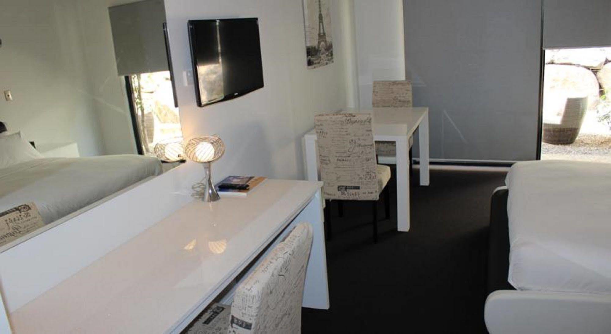 Springwood Motor Inn Dış mekan fotoğraf